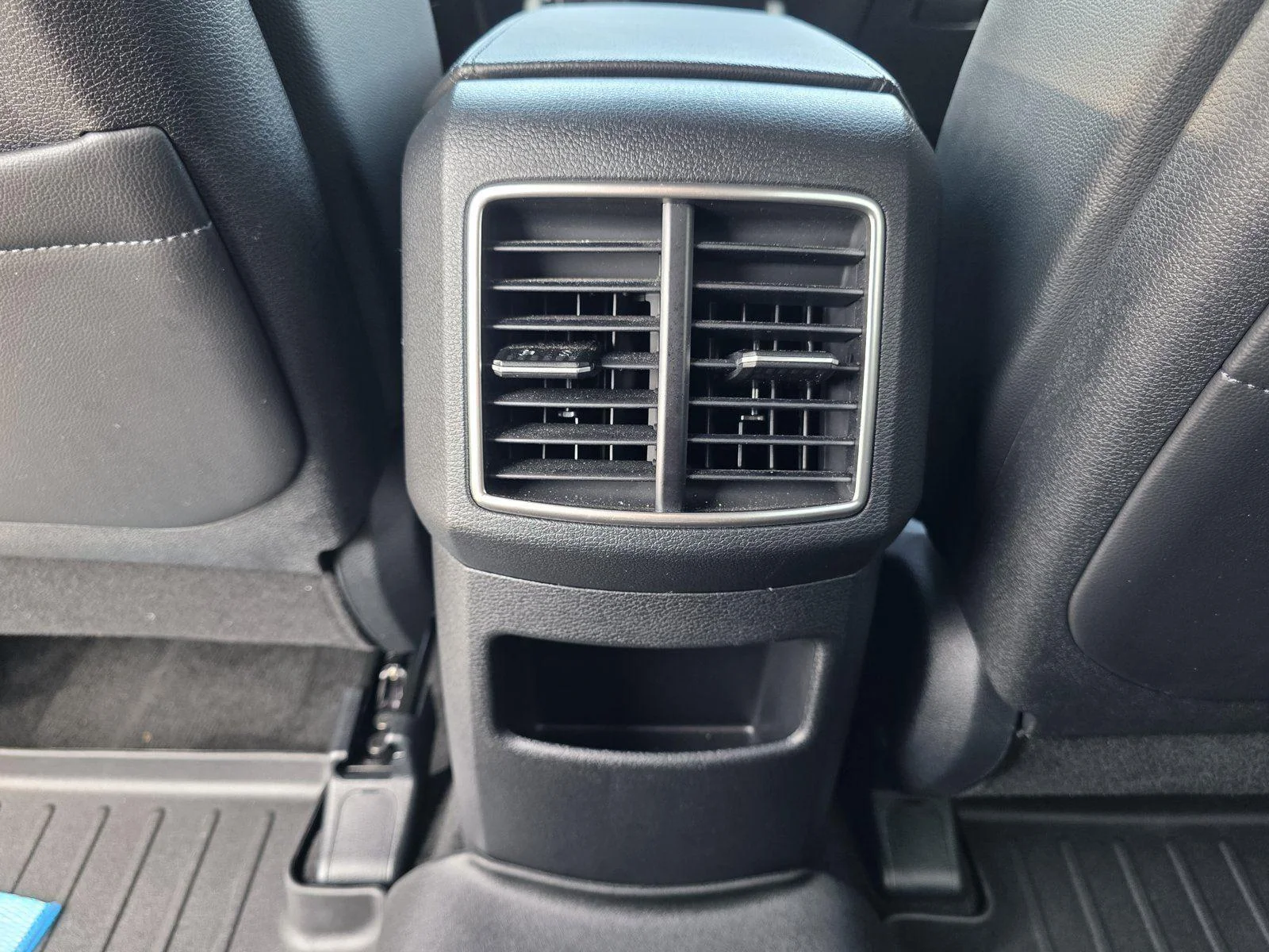 Used 2024 Jungle Green Kia X-Line image 29