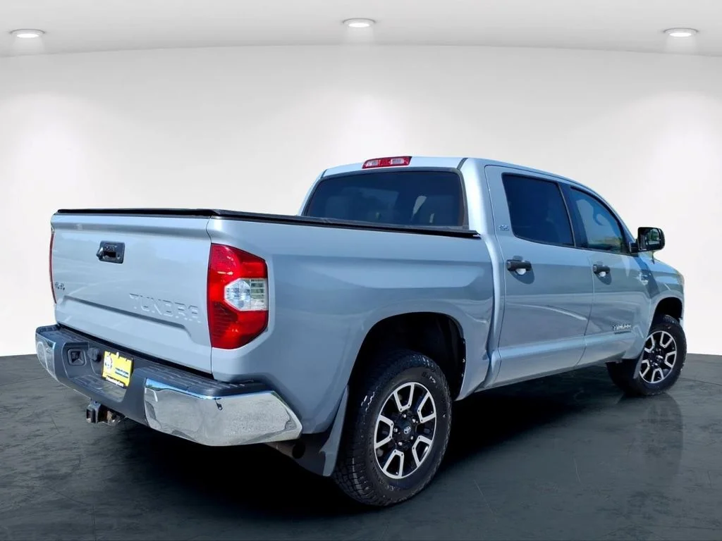 Used 2019 Gray Toyota SR5 image 6