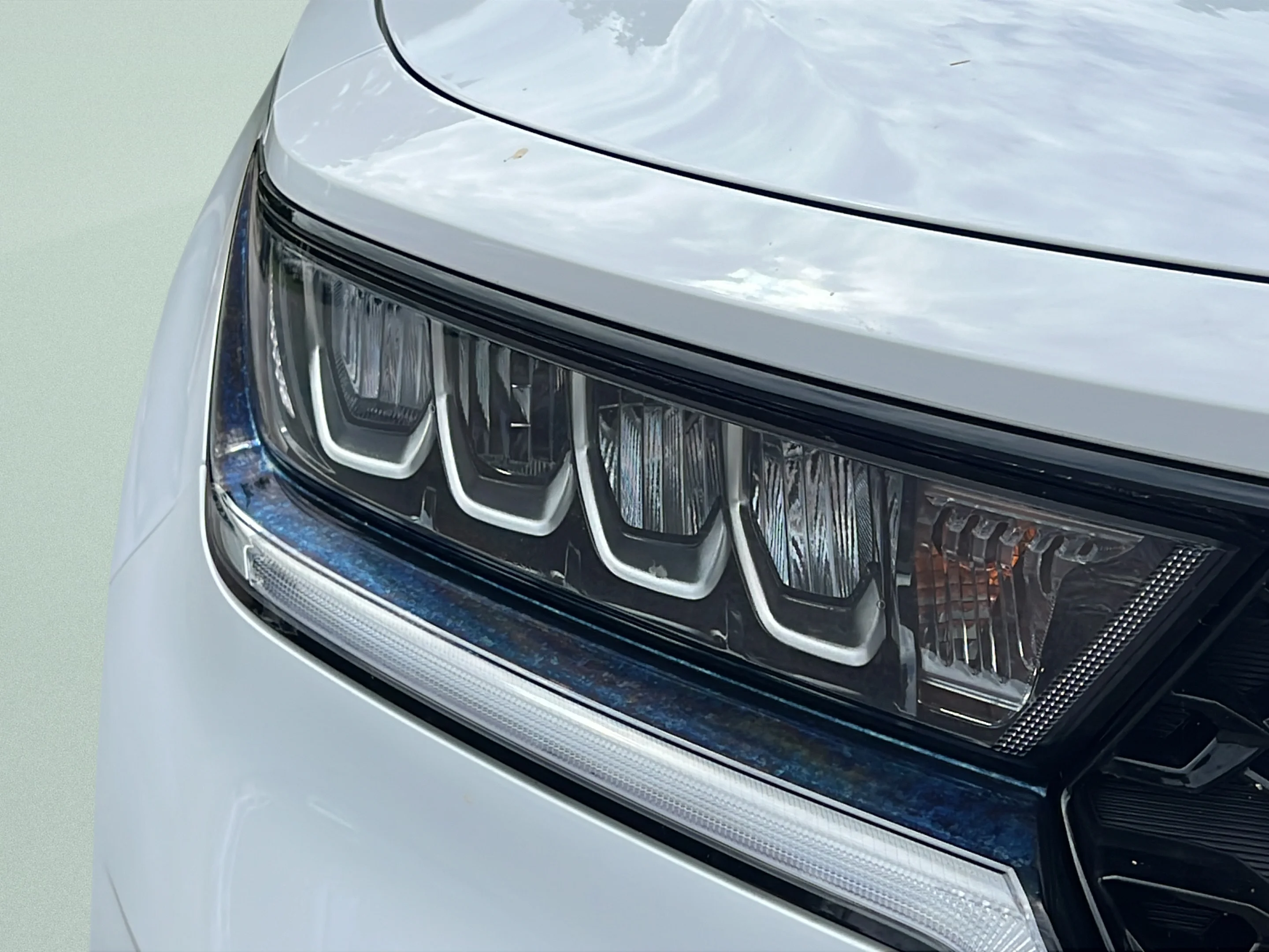 Used 2023 Glacial White Pearl Kia EX image 9