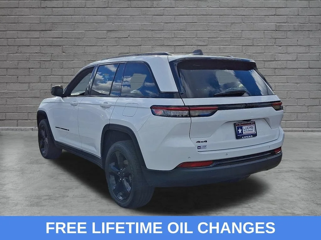 Used 2023 Bright White Clearcoat Jeep Altitude X image 8
