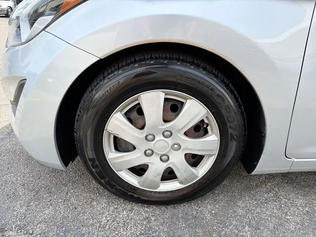 Used 2016 Silver Hyundai SE image 20