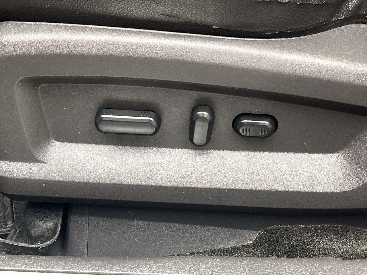 Used 2014 White Platinum Metallic Tri-Coat Ford Limited image 12