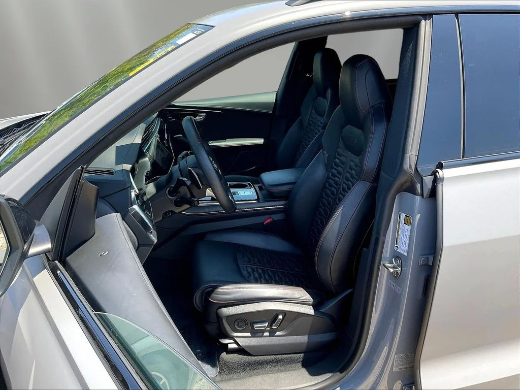 Used 2023  Audi 4.0T image 21