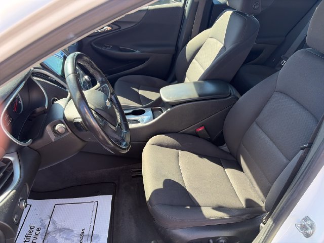 Used 2019 SUMMIT WHITE Chevrolet RS image 9