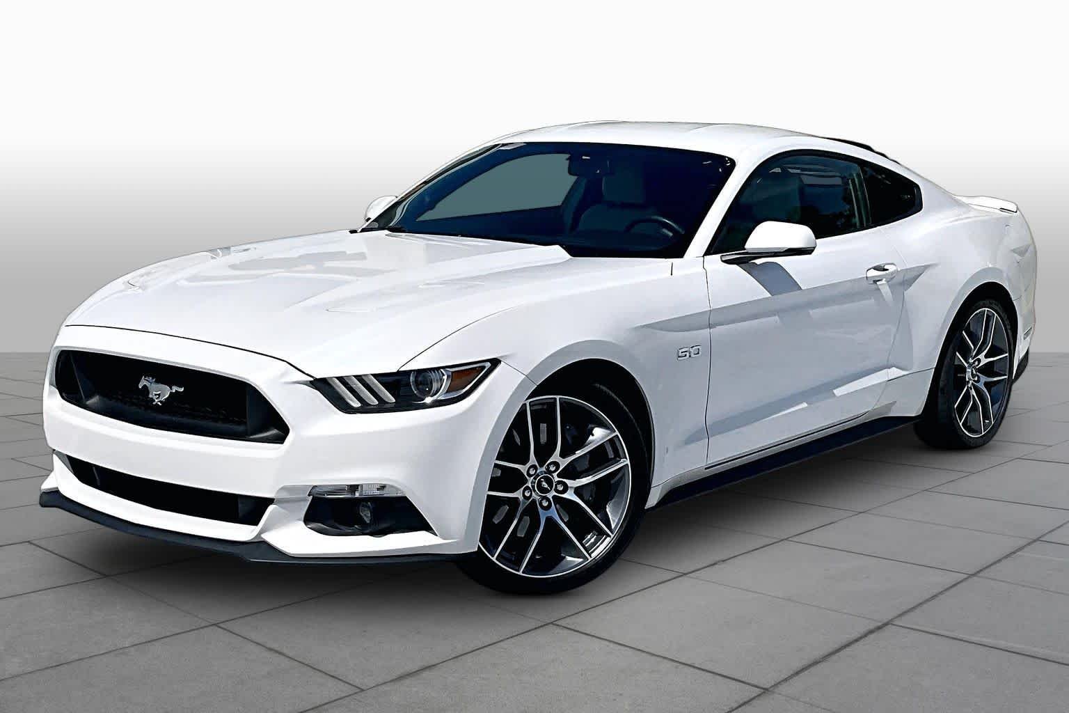 2017 Ford Mustang GT Coupe Premium's photo