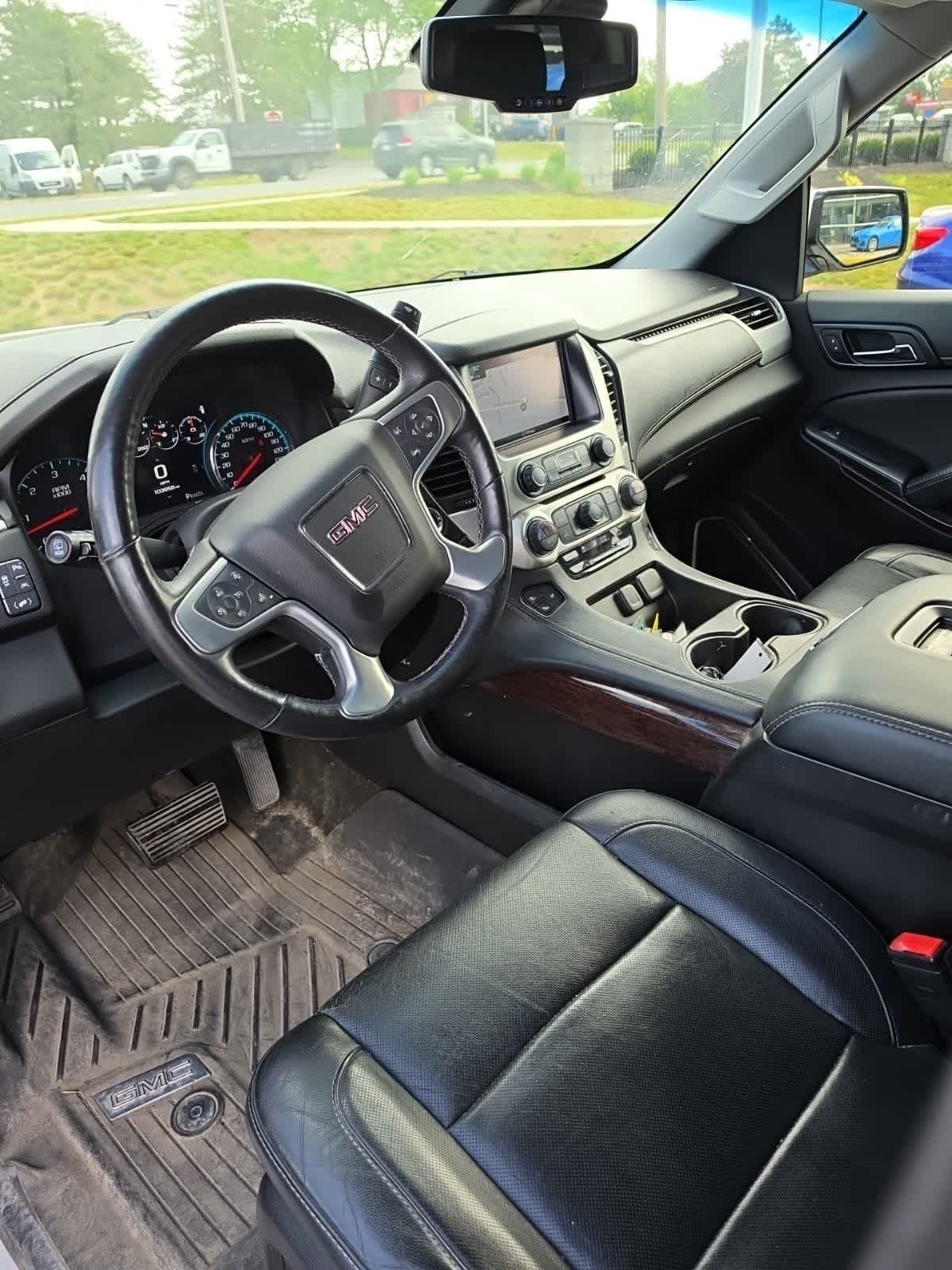 Used 2017 White Frost Tricoat GMC SLT image 3