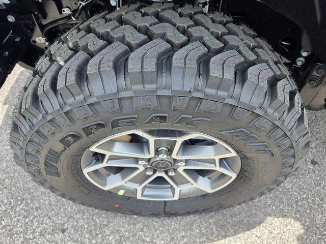New 2026 Black Clear-Coat Exterior Paint Jeep Mojave image 9