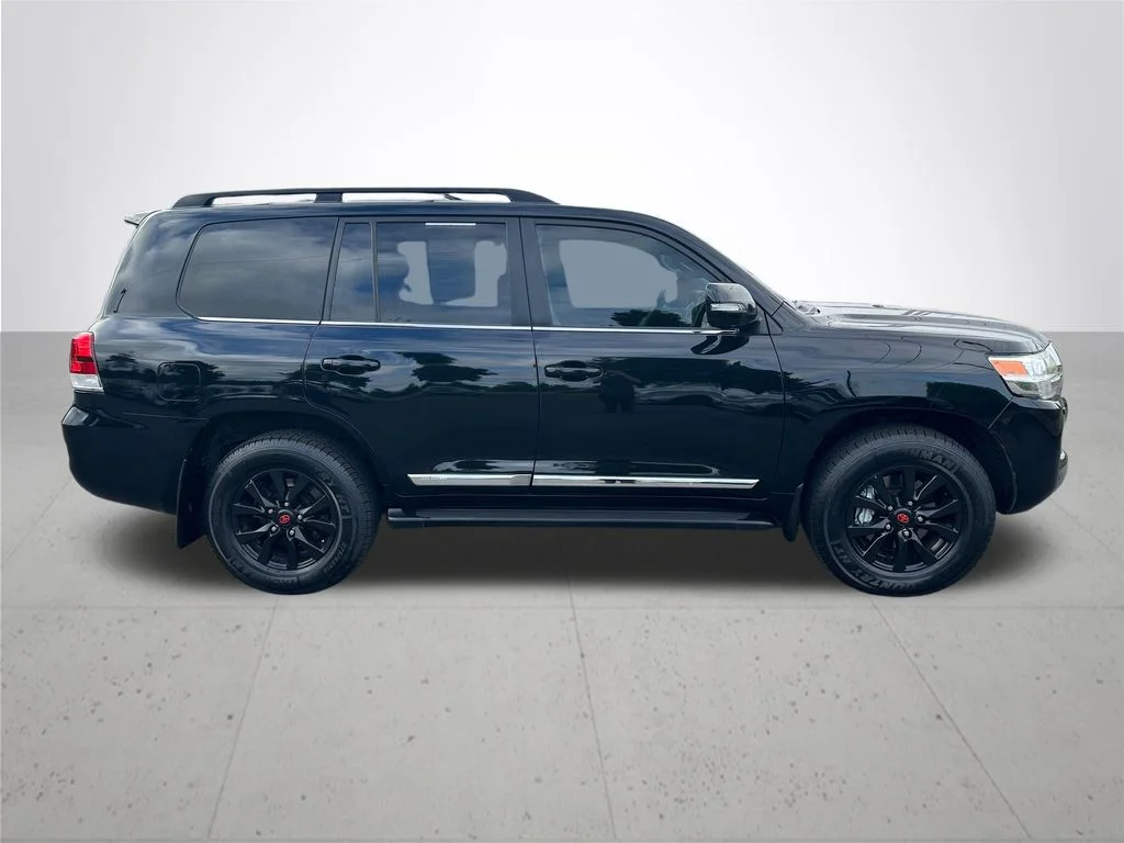 Used 2016 Black Toyota Base image 6