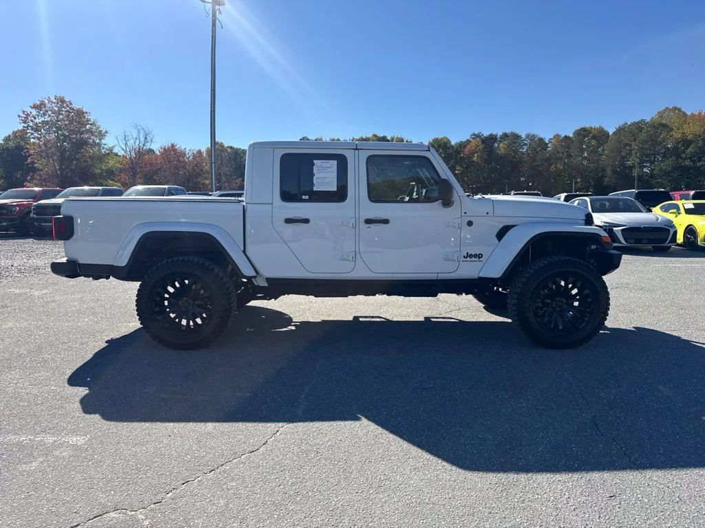 Used 2025 White Jeep Sport S image 6