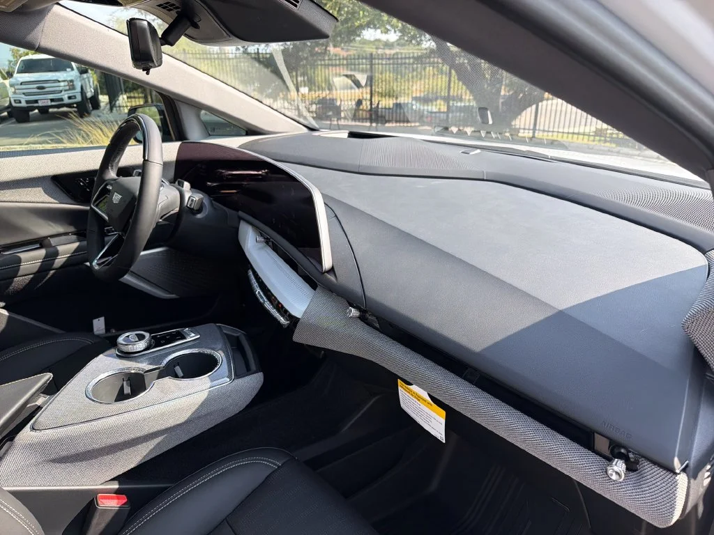 2027 Cadillac OPTIQ Premium Sport - Photo 41
