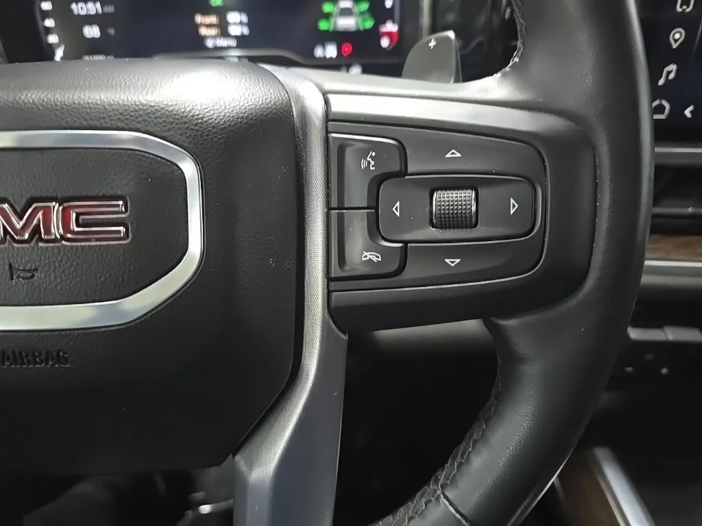 Used 2024 Silver GMC Elevation image 20