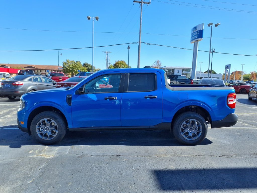 New 2026 Blue Ford XLT image 3