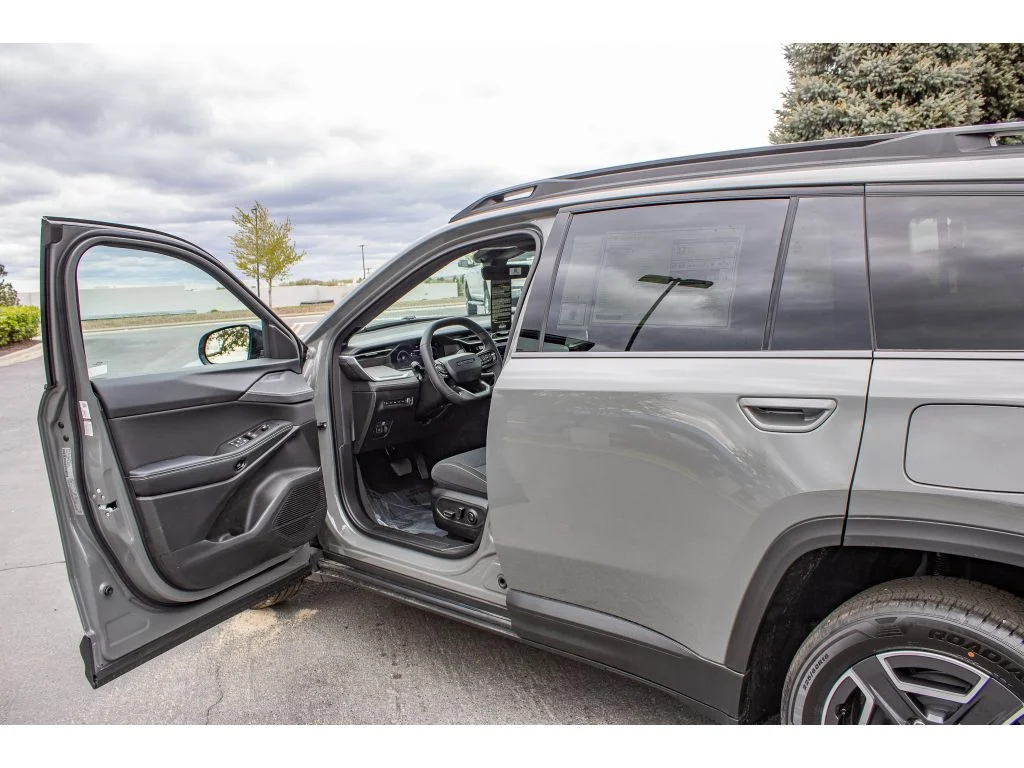 New 2026 Sting-Gray Clearcoat Jeep Laredo image 24