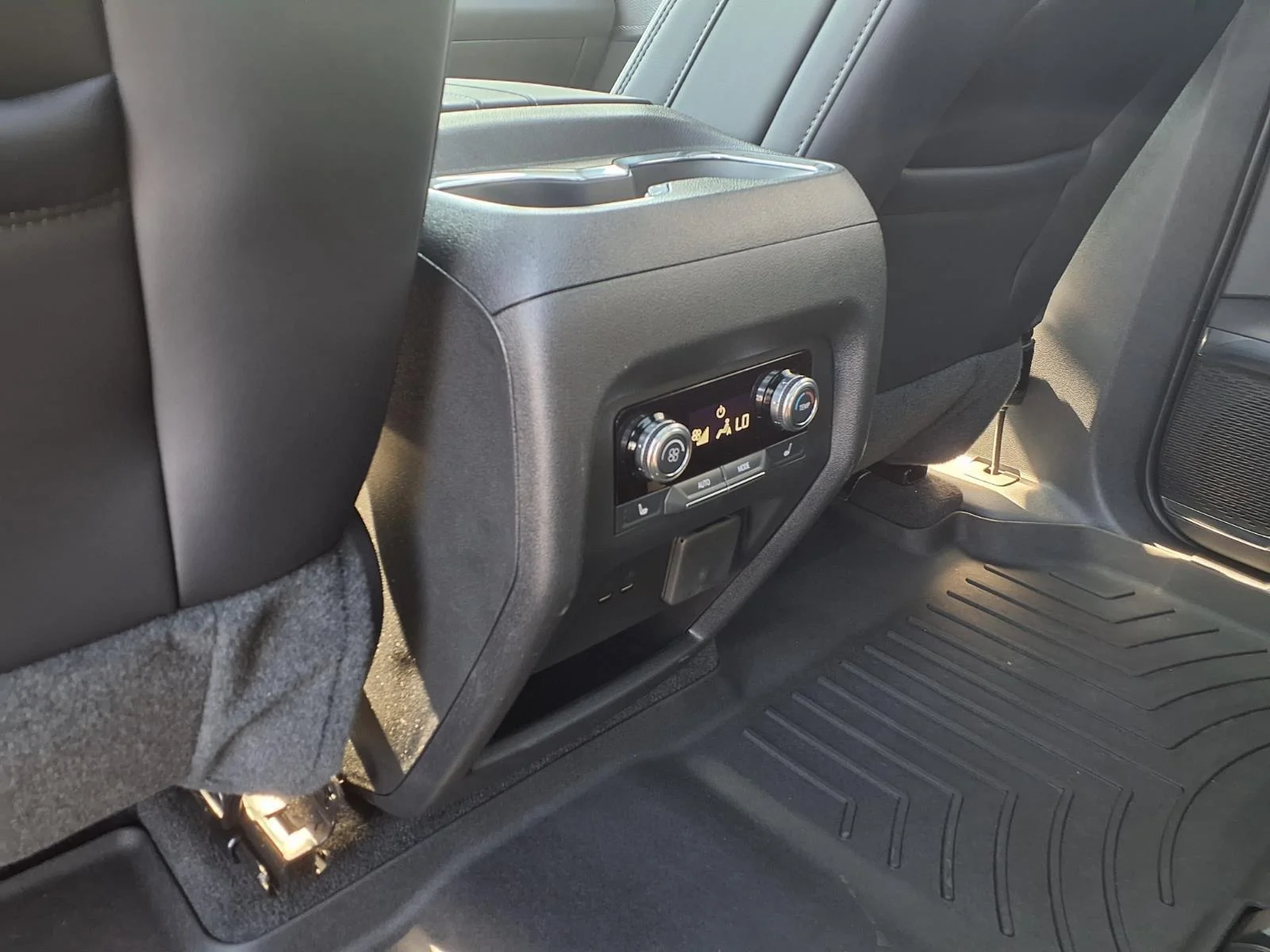 Used 2025 Ebony Twilight Metallic GMC AWD Denali image 27