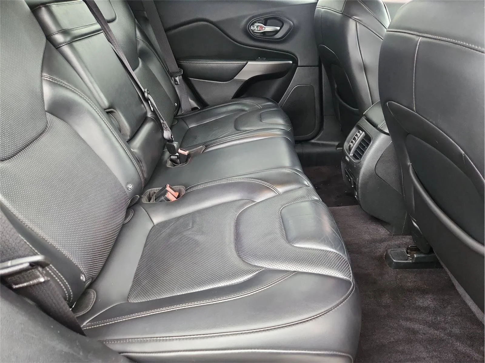 Used 2019 Red Jeep Limited image 25