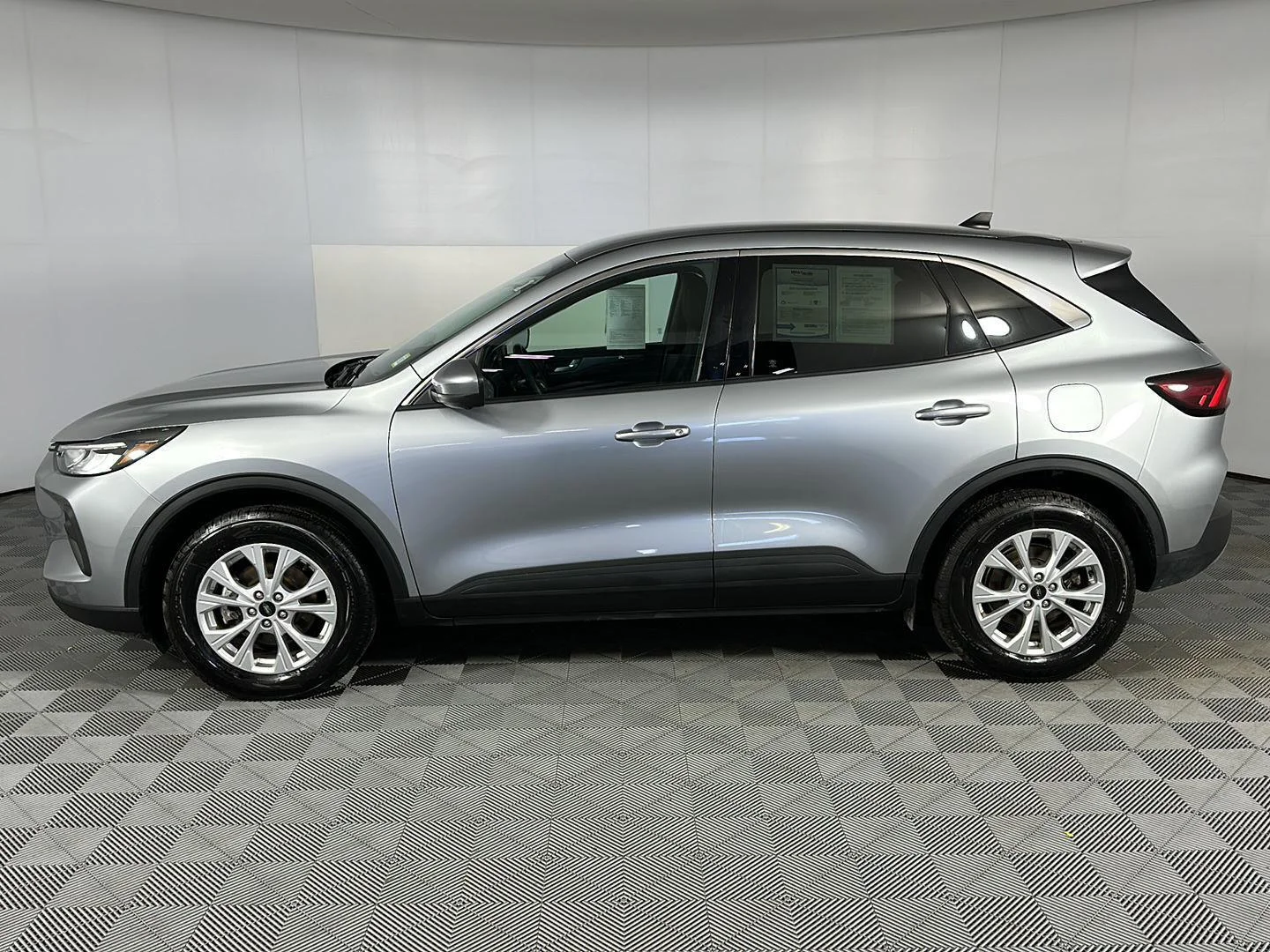 Used 2023 Iconic Silver Ford Active image 6