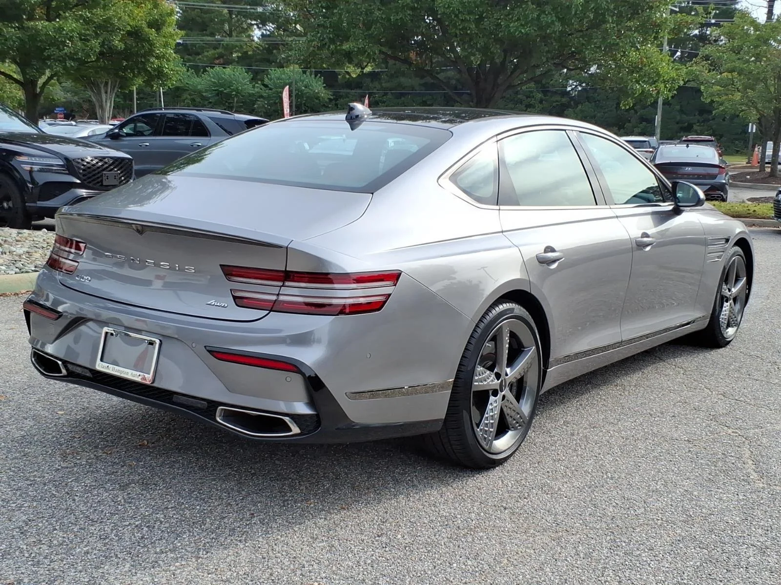 Certified Used 2025 Savile Silver Genesis 2.5T Sport Prestige image 8