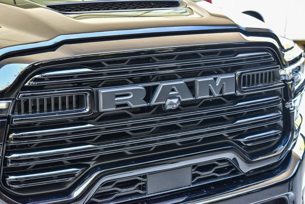 New 2026 Diamond Black Crystal Pearl-Coat Exterior Paint RAM Laramie image 9