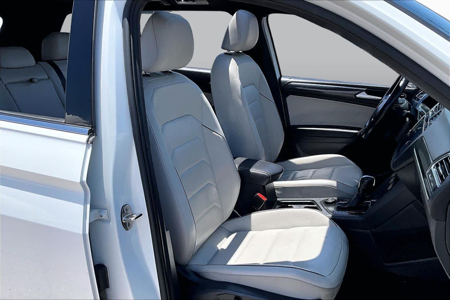 Used 2021 Pure White Volkswagen SEL Premium R-Line image 9