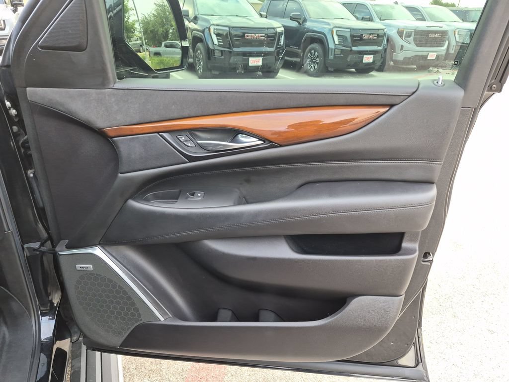 Used 2020 BLACK RAVEN Cadillac Premium Luxury image 40