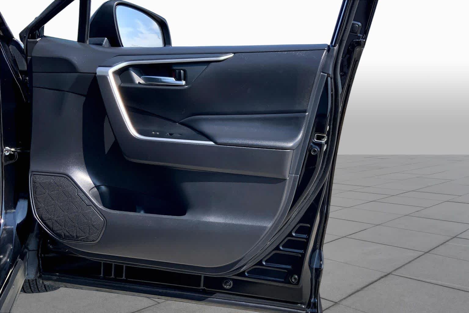 Used 2020 Midnight Black Metallic Toyota XLE image 22