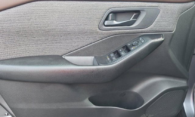 Used 2023 Gray Nissan S image 14