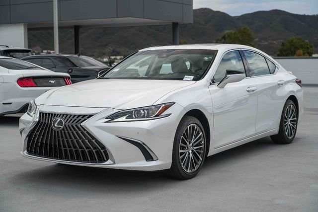 Certified Used 2025 White Lexus 300h image 5