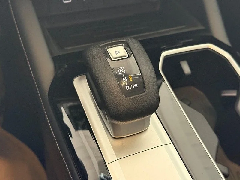 2025 Mitsubishi Outlander ES - Photo 11