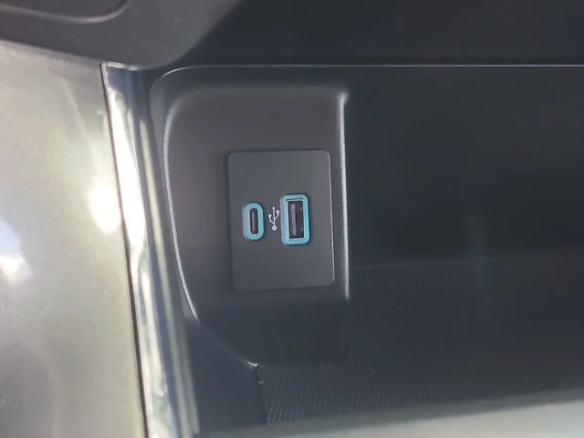 Used 2023 White Ford XLT image 28