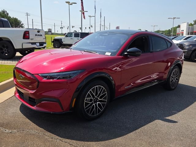 Used 2024 Red Ford Premium image 3