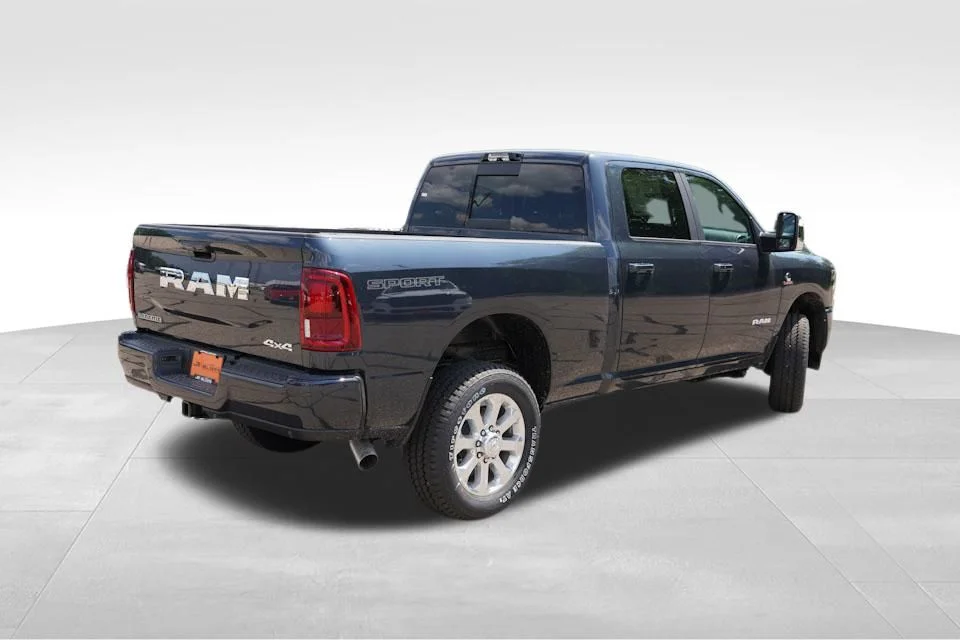 New 2025 RAM 2500 Laramie Crew Cab in Lakeville #D538016 | Jeff
