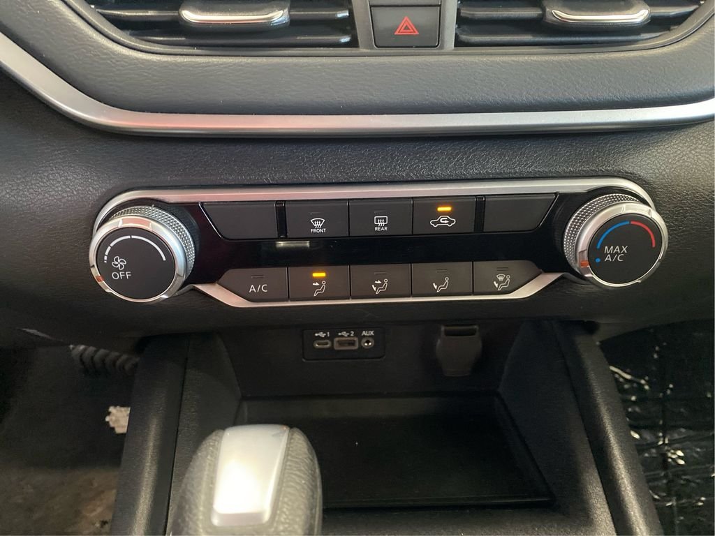 Used 2022 Black Nissan 2.5 SV image 19