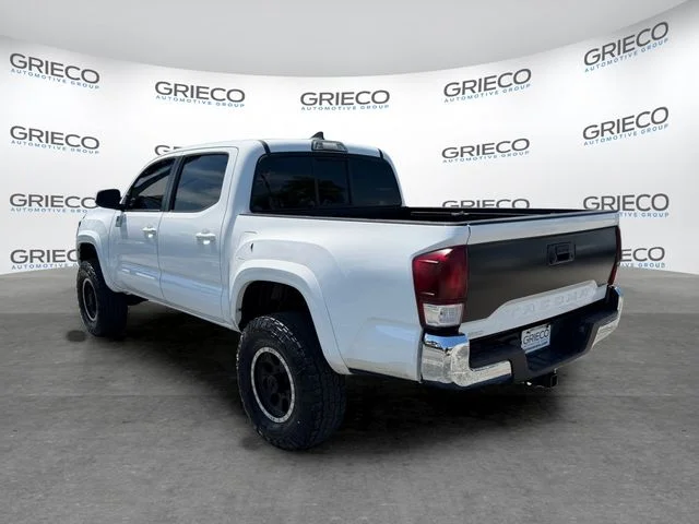 Used 2017 White Toyota SR5 image 5