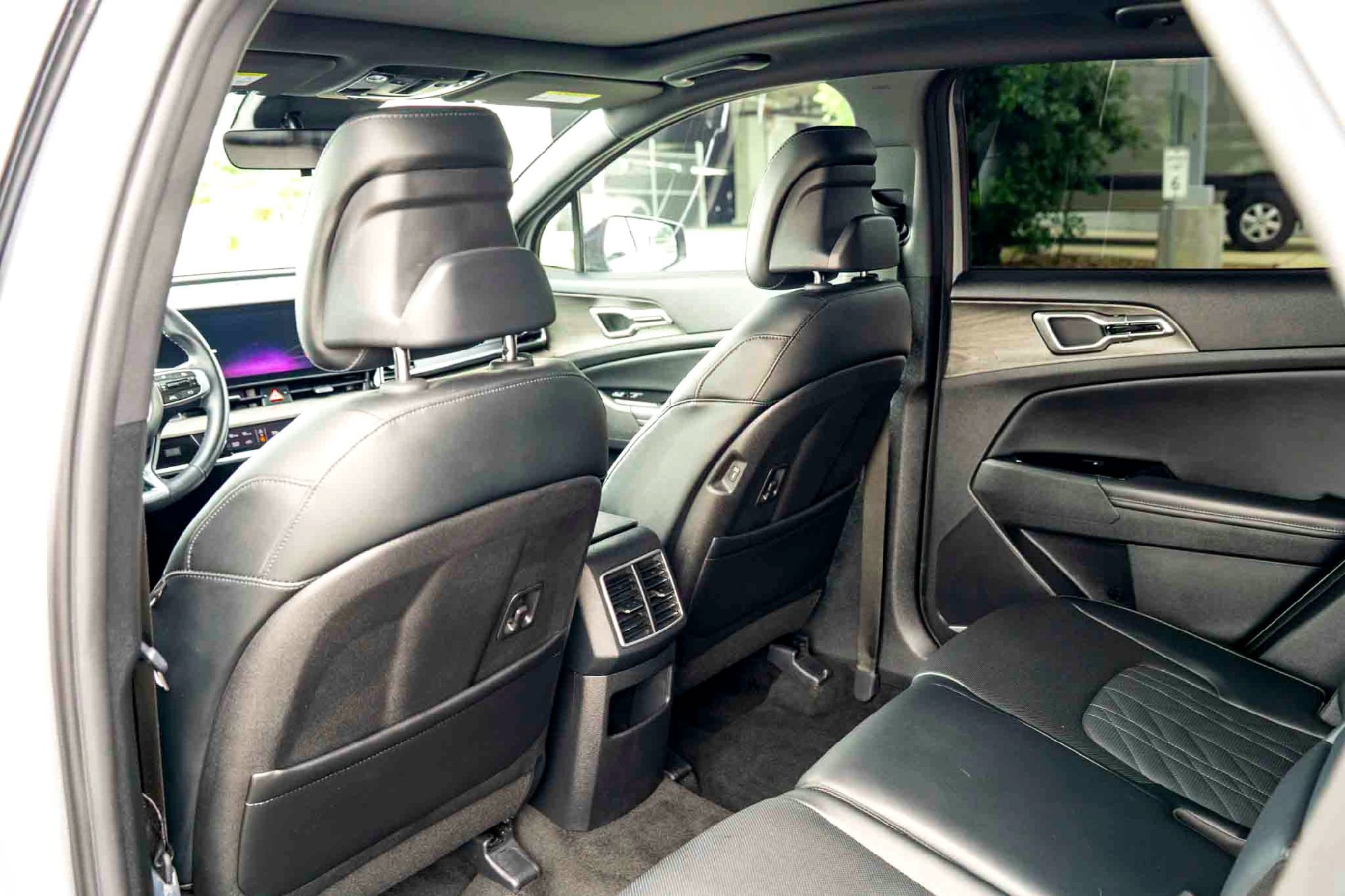 Used 2023 Wolf Gray Kia X-Line image 24