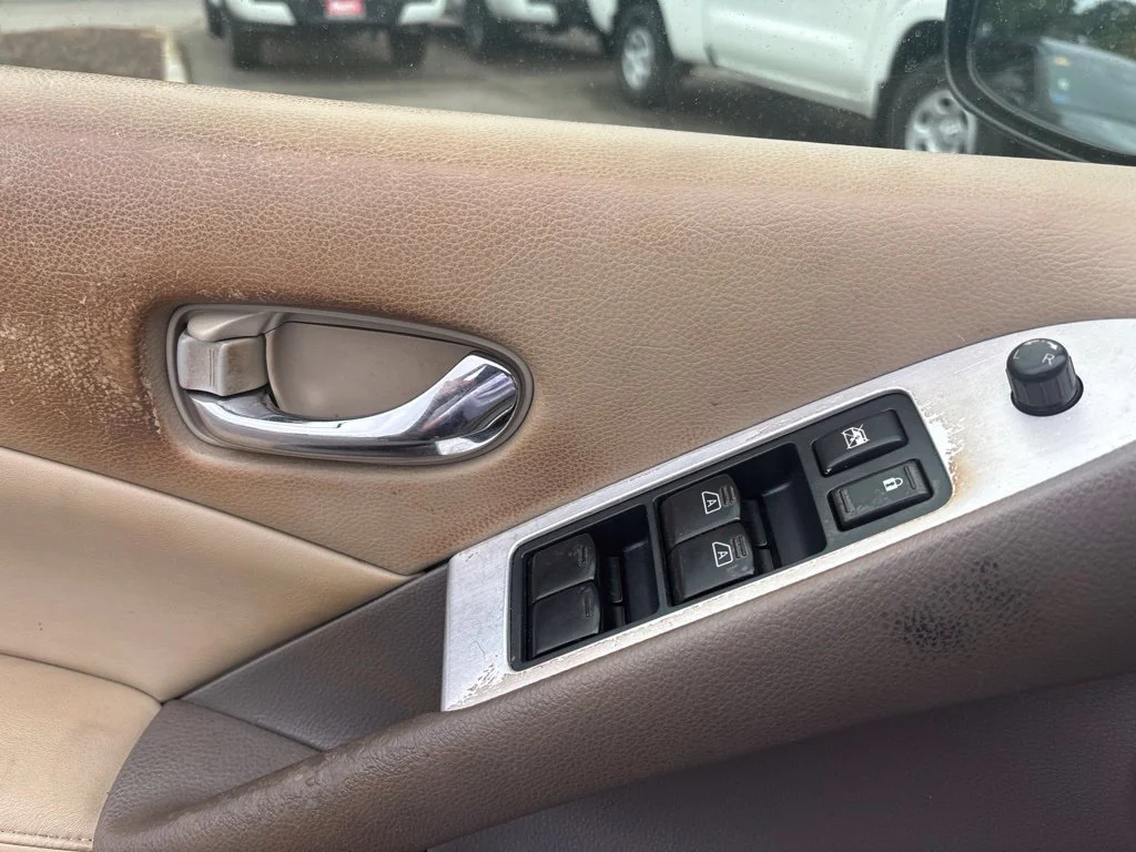 Used 2013 Black Nissan SL image 14