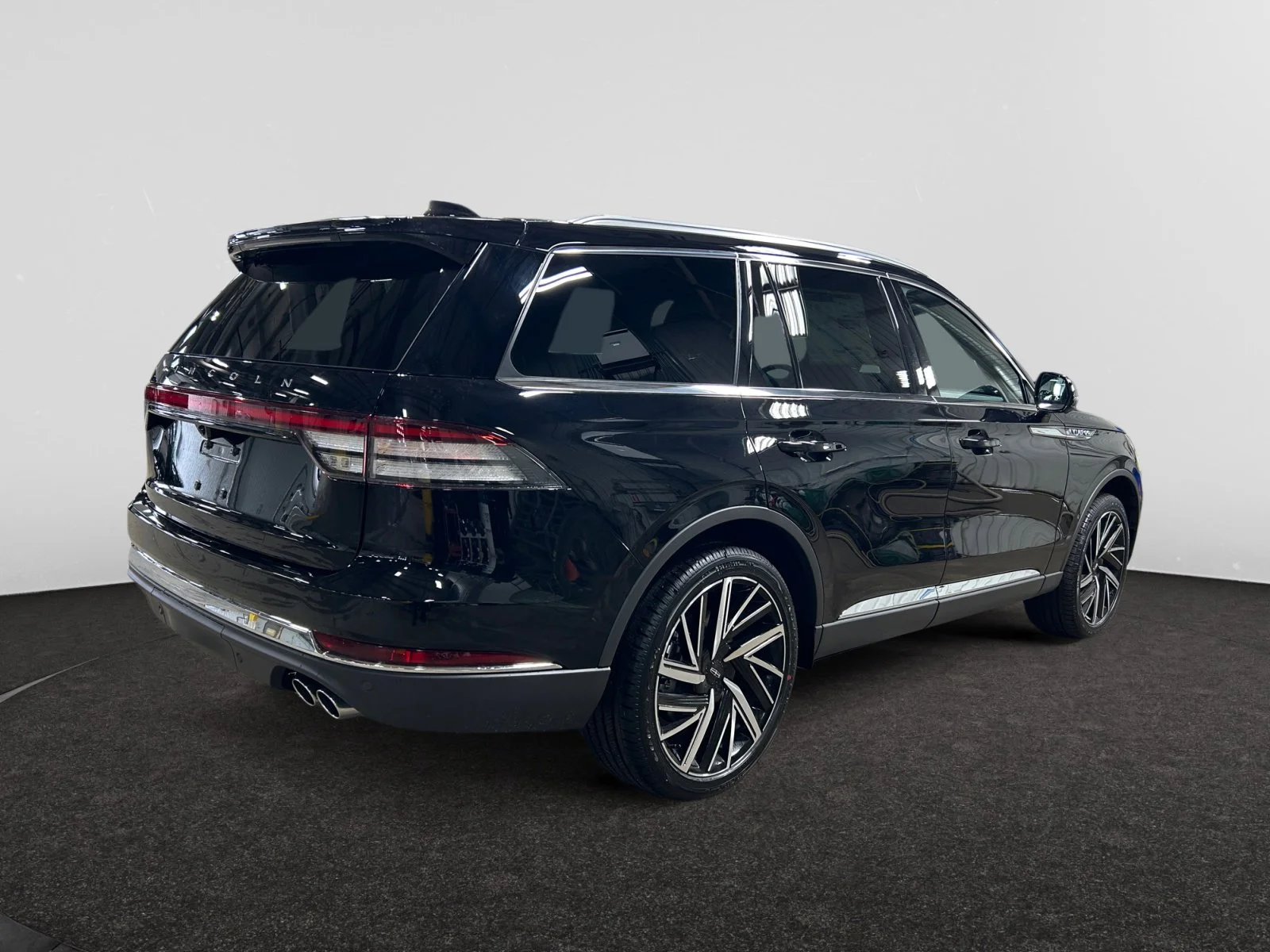 New 2026 Infinite Black Metallic Clearcoat Lincoln Reserve image 5