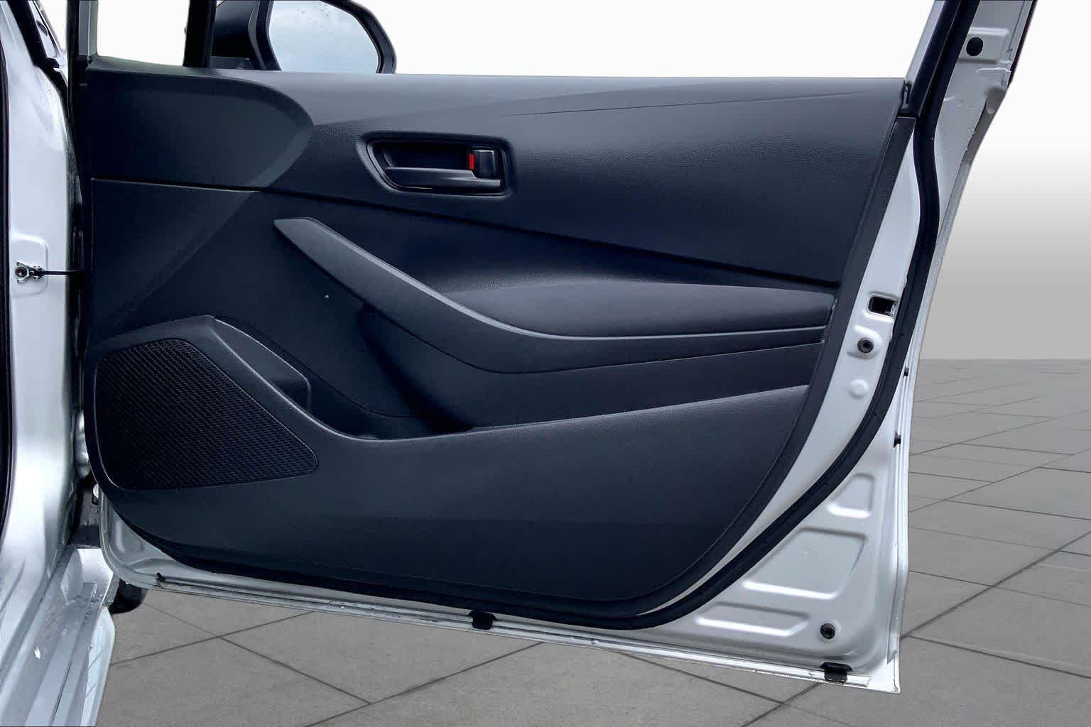 Used 2025 Classic Silver Metallic Toyota Hybrid LE image 22