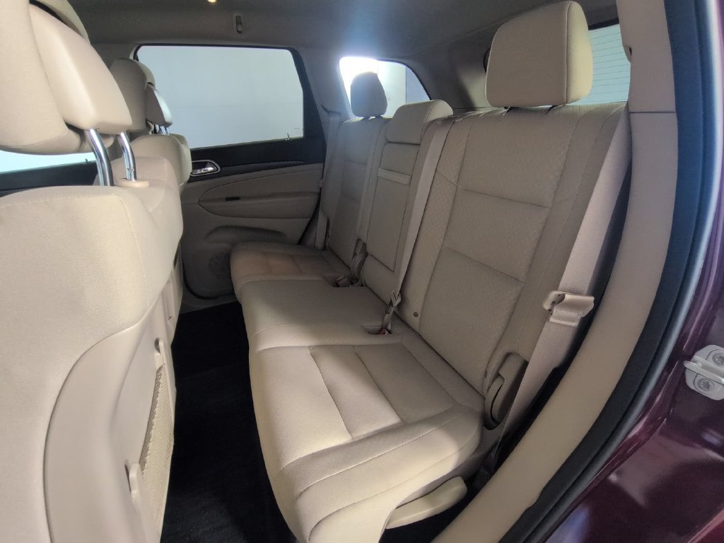Used 2018 Red Jeep Laredo E image 19