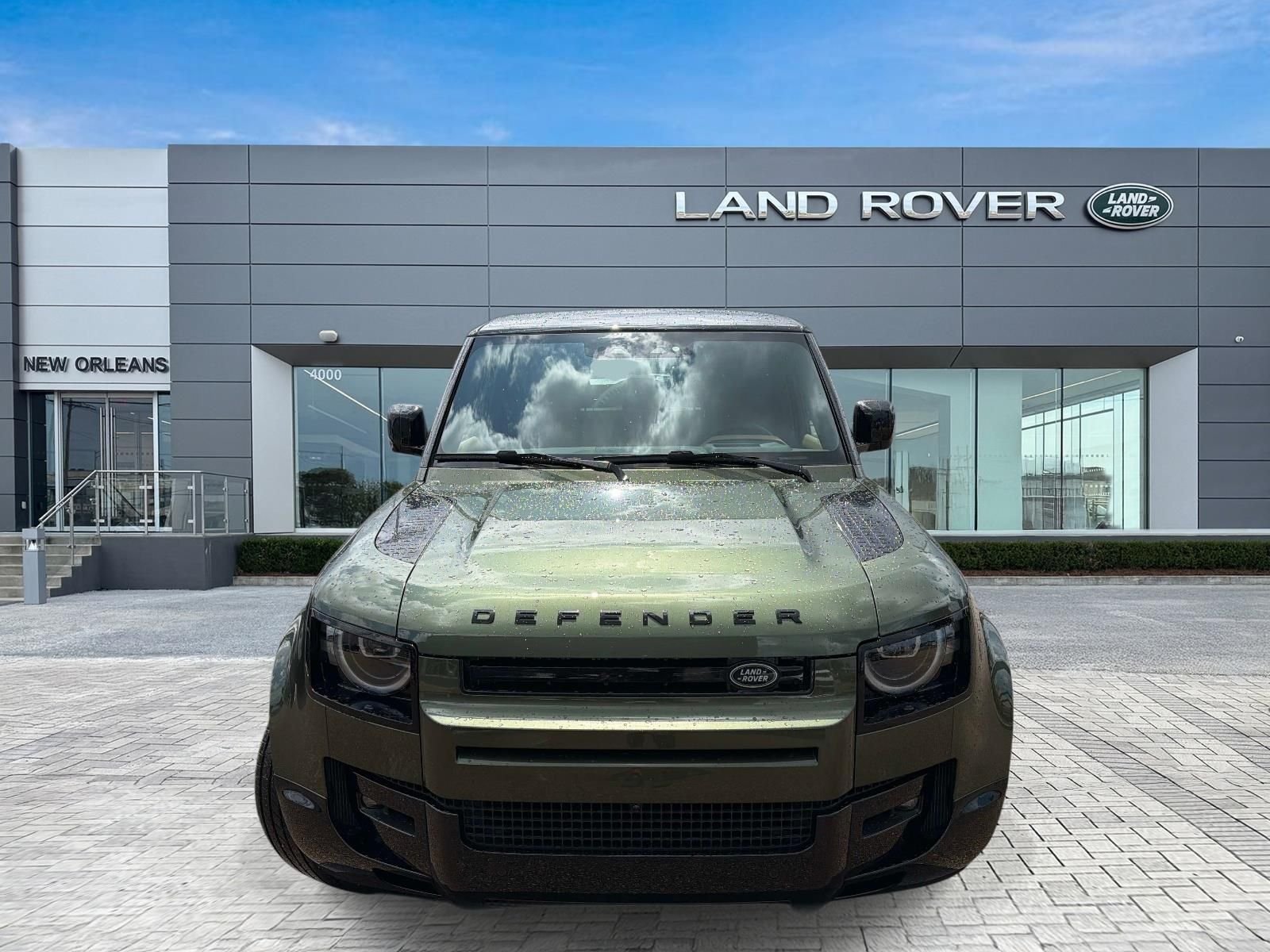 New 2026 Woolstone Green Land Rover X-Dynamic SE image 4