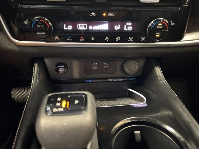 Used 2024 White Nissan Platinum image 22