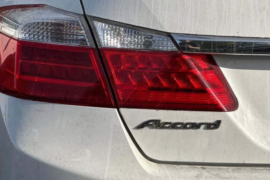 Used 2015 White Honda EX-L image 8