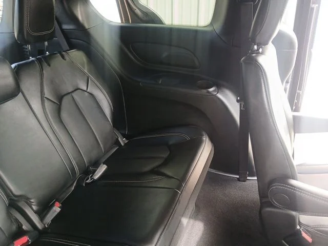 Used 2025 Black Chrysler Select image 14