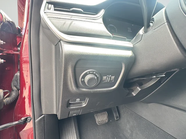 Used 2023 Red Jeep Laredo image 28