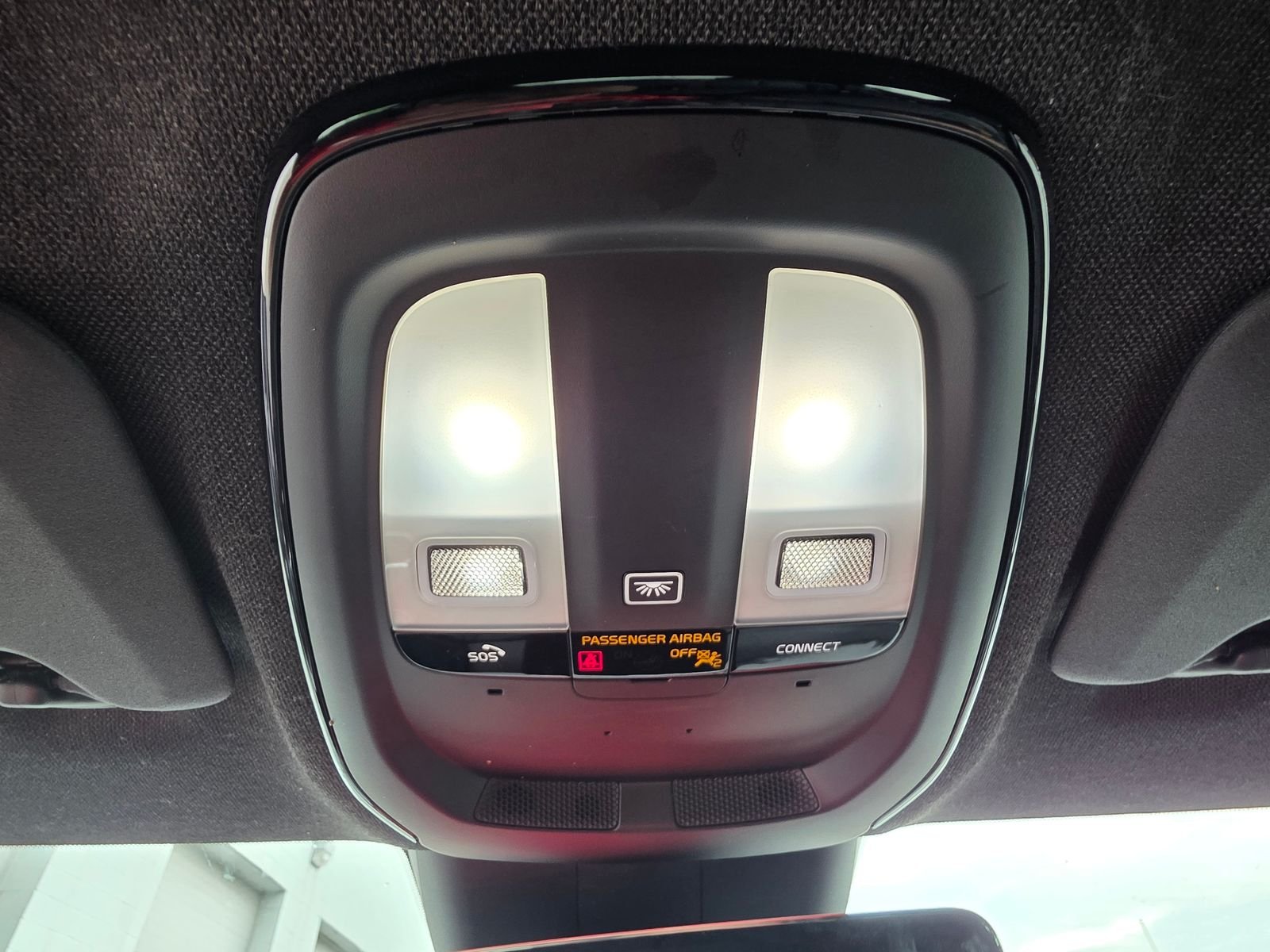 Used 2024  Polestar Long Range Dual Motor image 25