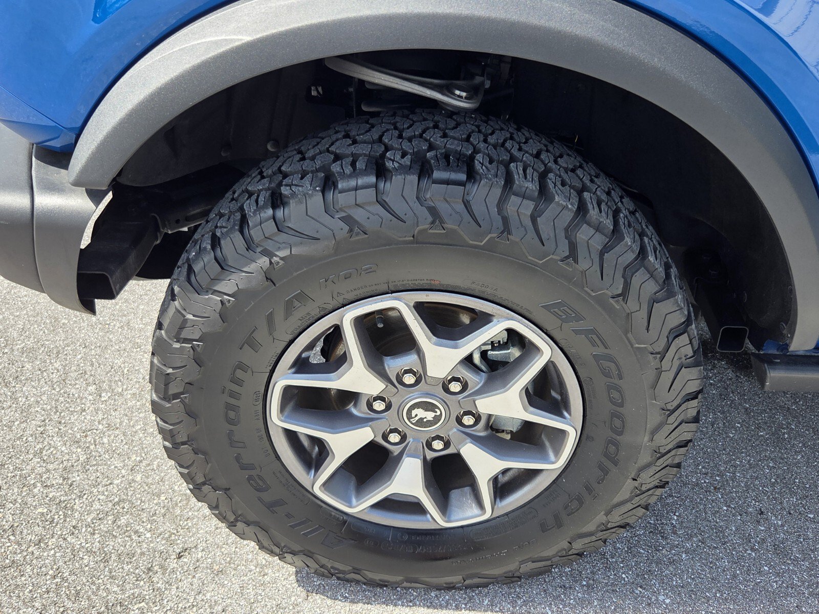 Used 2025 Velocity Blue Metallic Ford Badlands image 17