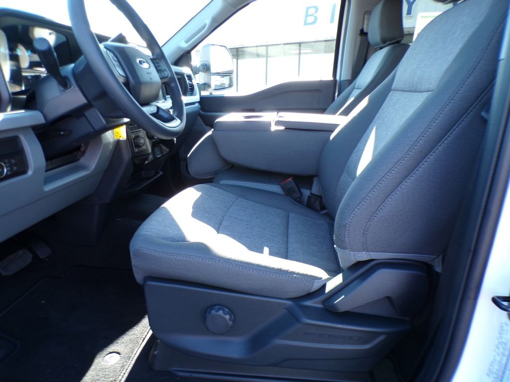 New 2026 Oxford White Ford F-250® XL image 14