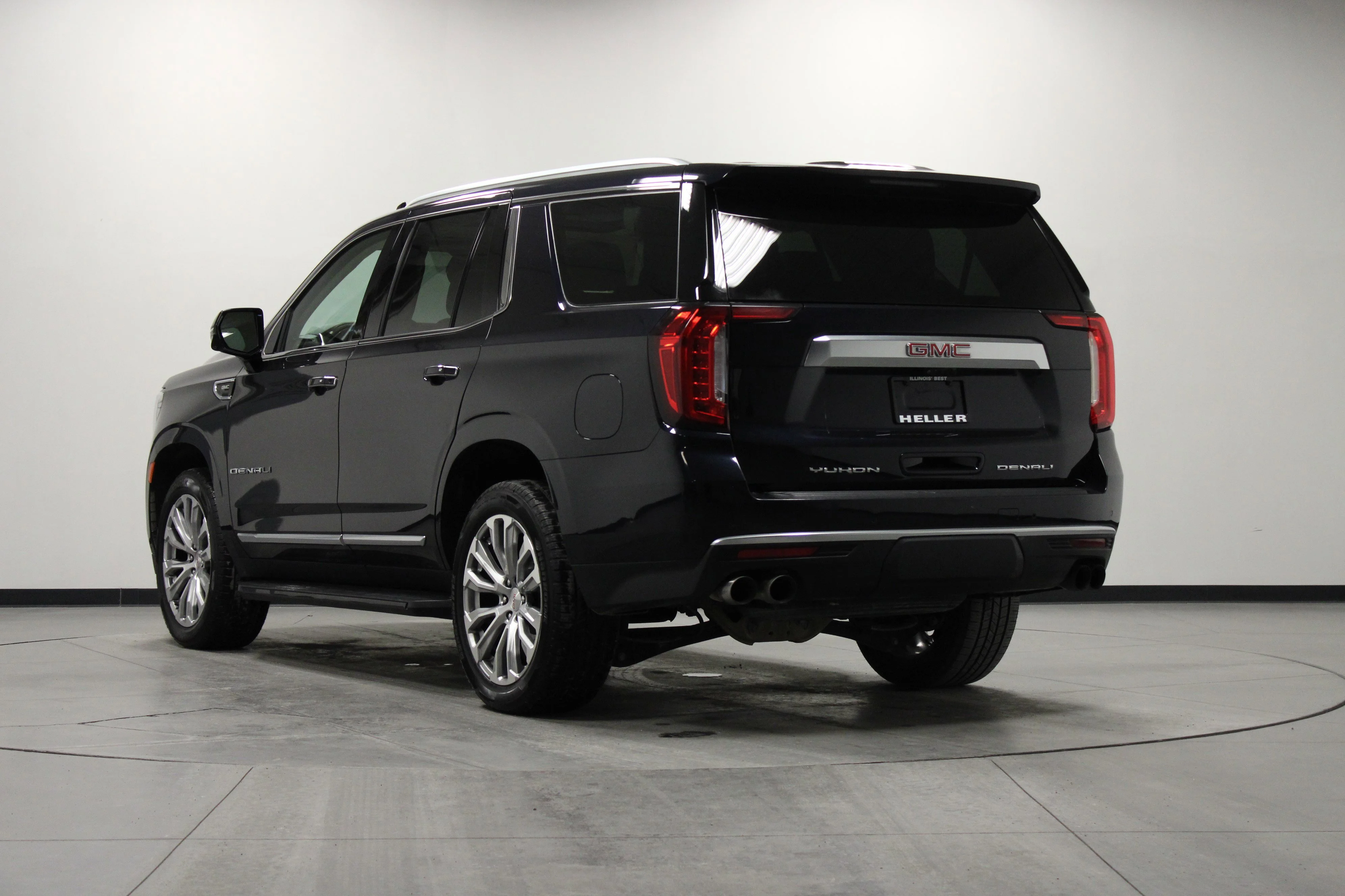 Used 2023 Midnight Blue Metallic GMC Denali image 6