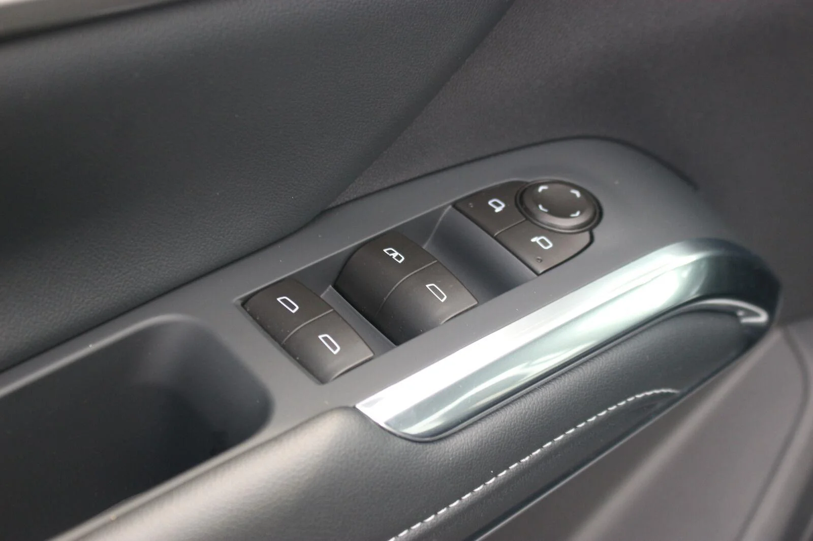 Used 2026 Sterling Gray Metallic Chevrolet LT image 18
