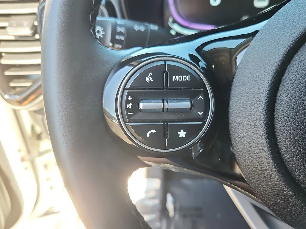 Used 2025 White Kia EX image 21