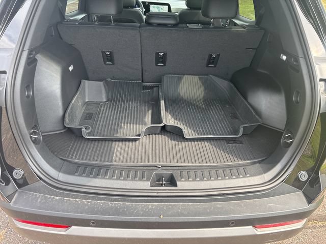 New 2026 Mosaic Black Metallic Chevrolet LT image 24